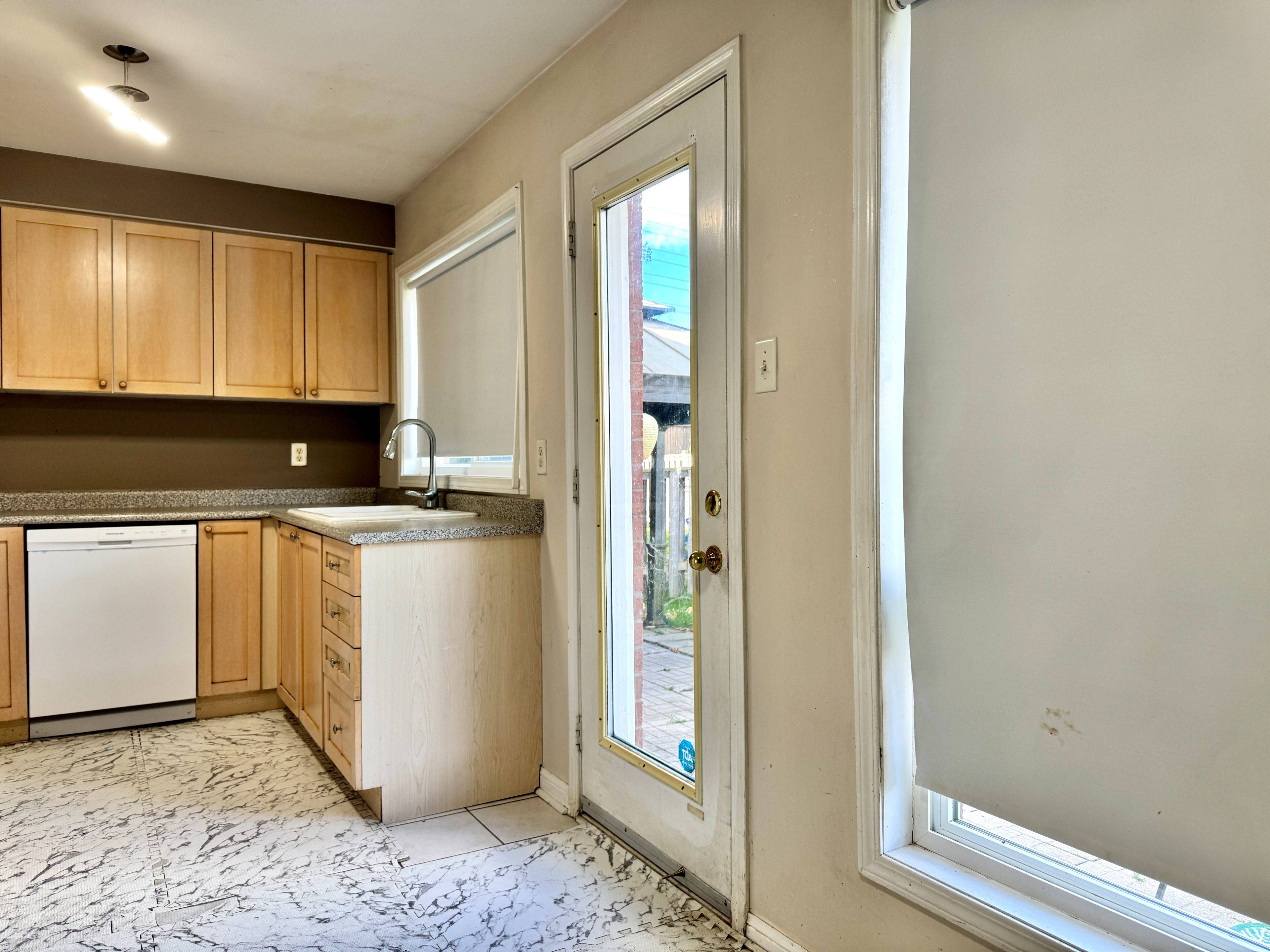 Mississauga, ON L5N 8J7,5872 Osprey BLVD