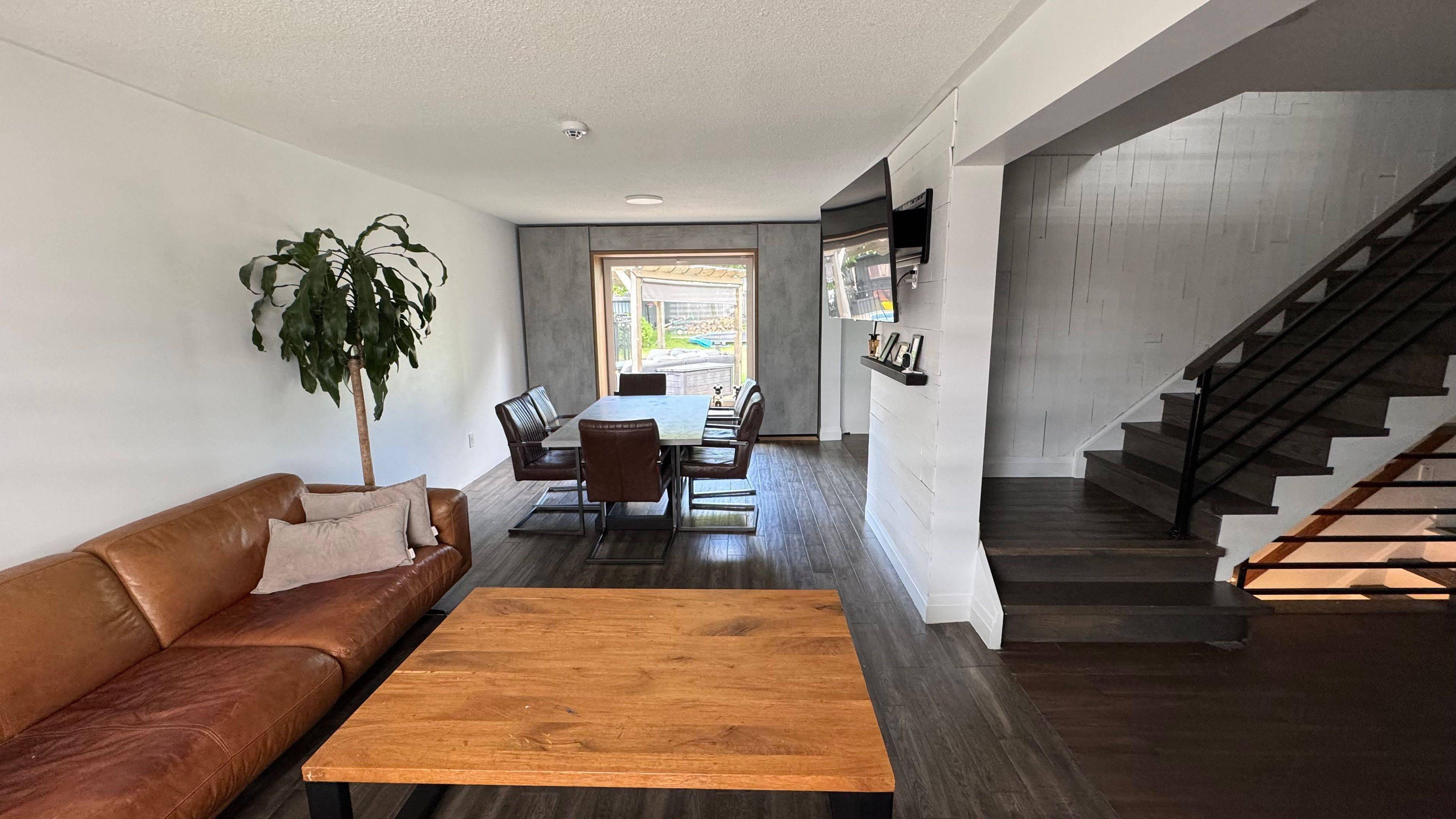 Mississauga, ON L4W 2E4,1690 Saltdene TER