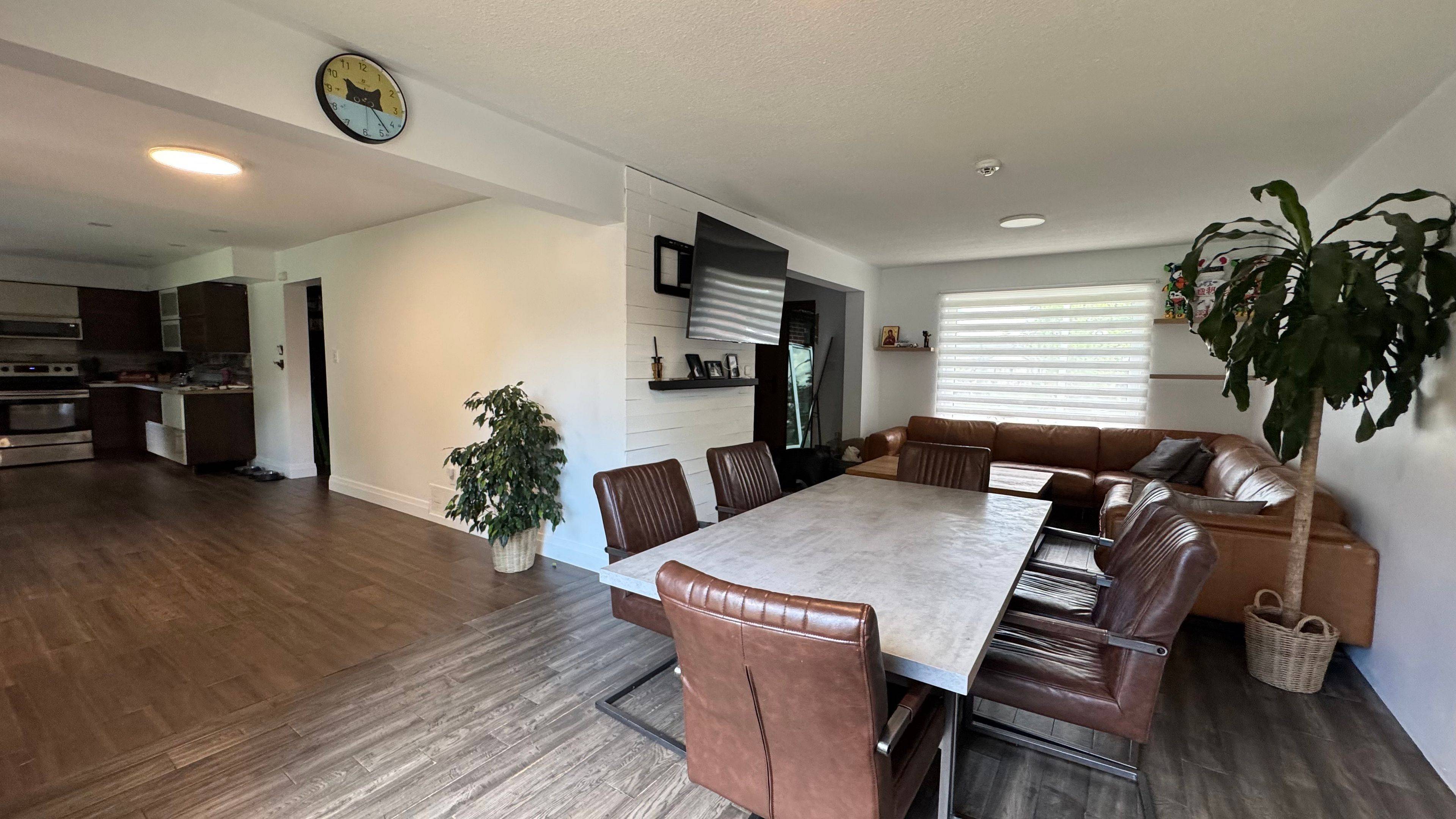 Mississauga, ON L4W 2E4,1690 Saltdene TER