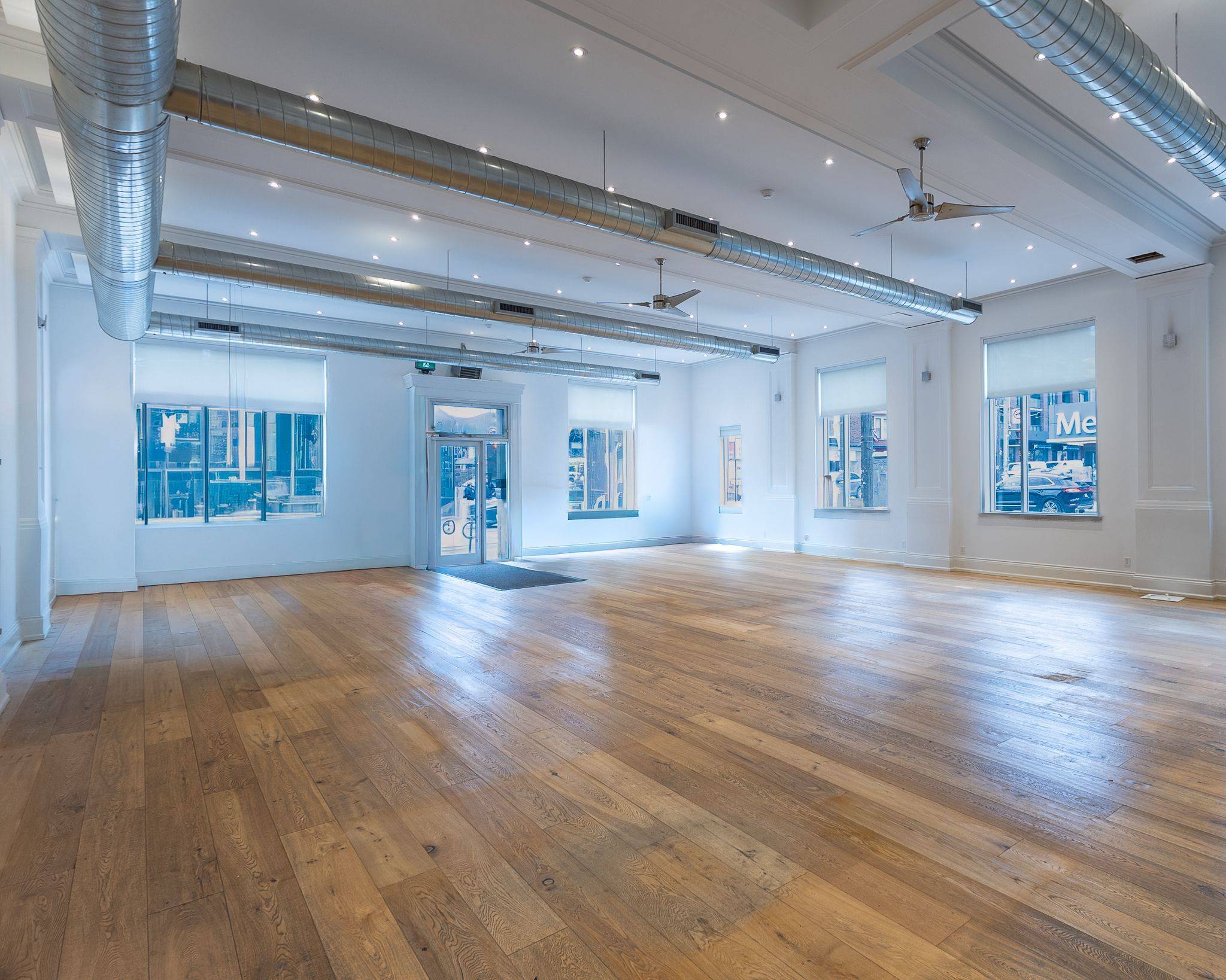 Toronto W01, ON M6R 2N1,421 Roncesvalles AVE