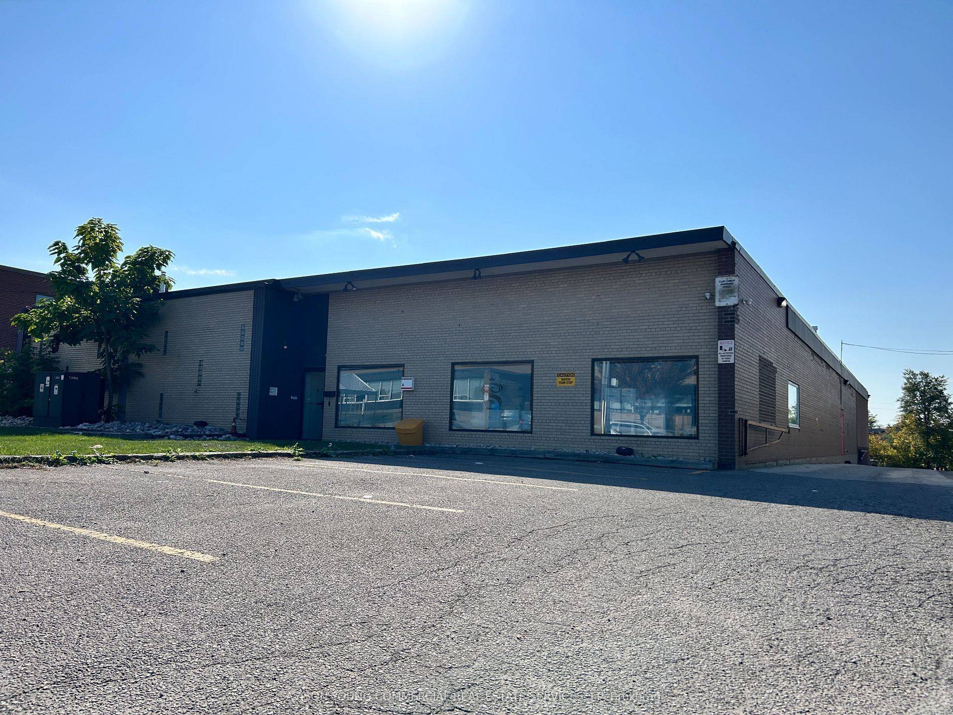 Toronto W04, ON M6M 2Y2,21 Colville RD