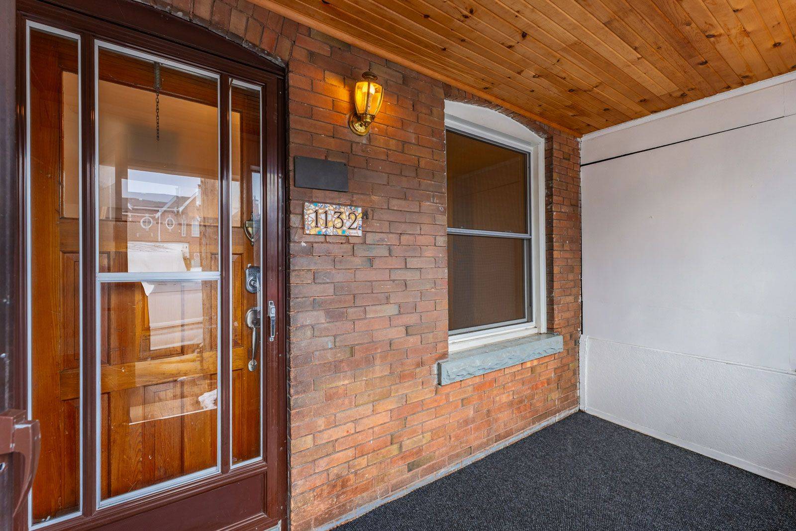 Toronto W02, ON M6H 2X9,1132A Dovercourt RD