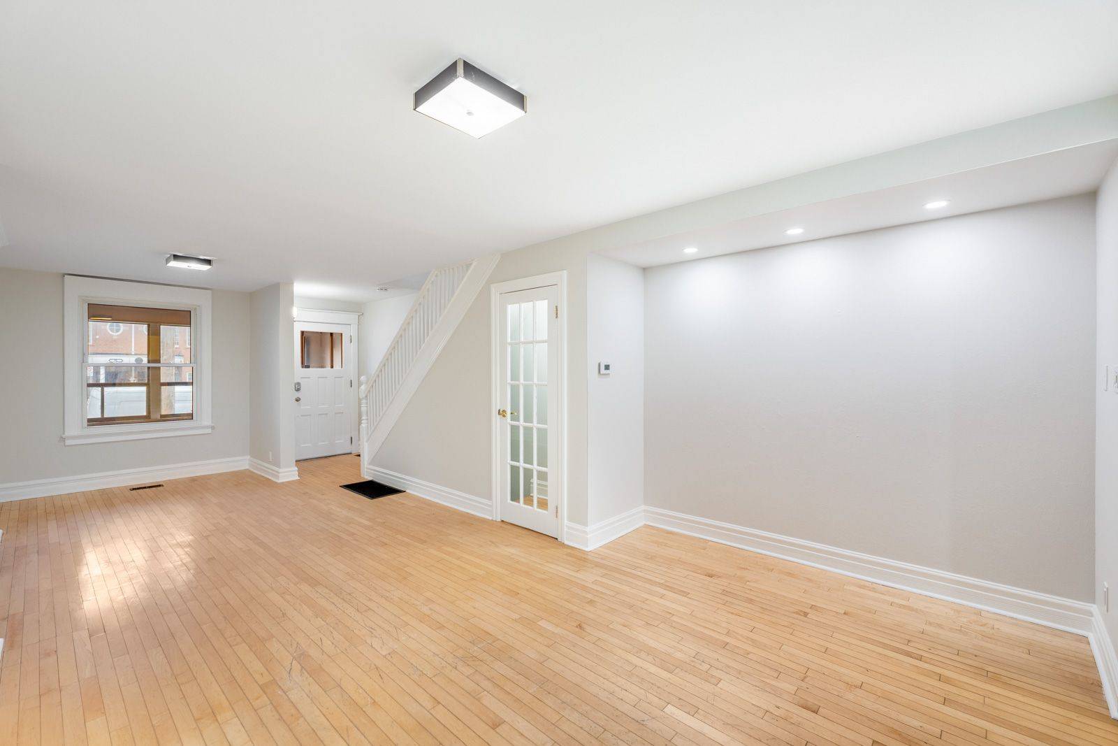 Toronto W02, ON M6H 2X9,1132A Dovercourt RD