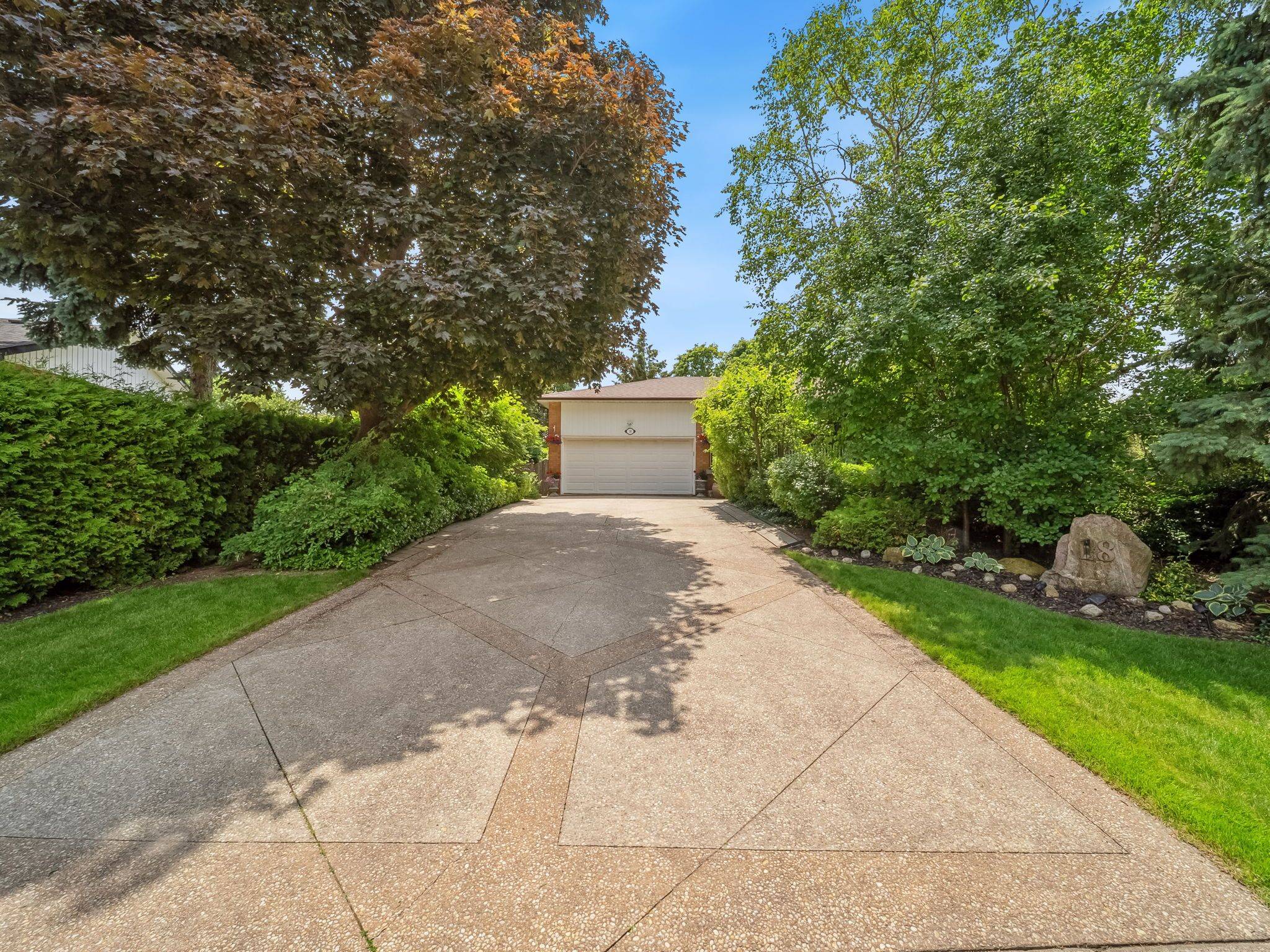 Brampton, ON L6V 3L9,18 Claypine TRL