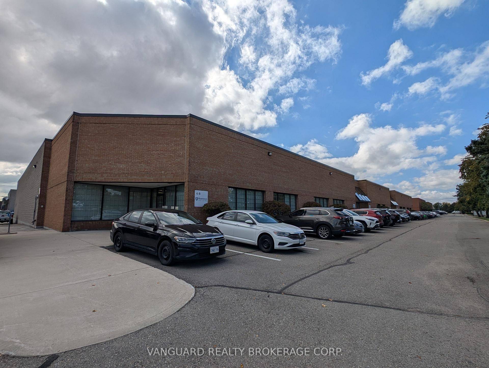 Mississauga, ON L5T 1W1,1750 Courtneypark DR #8