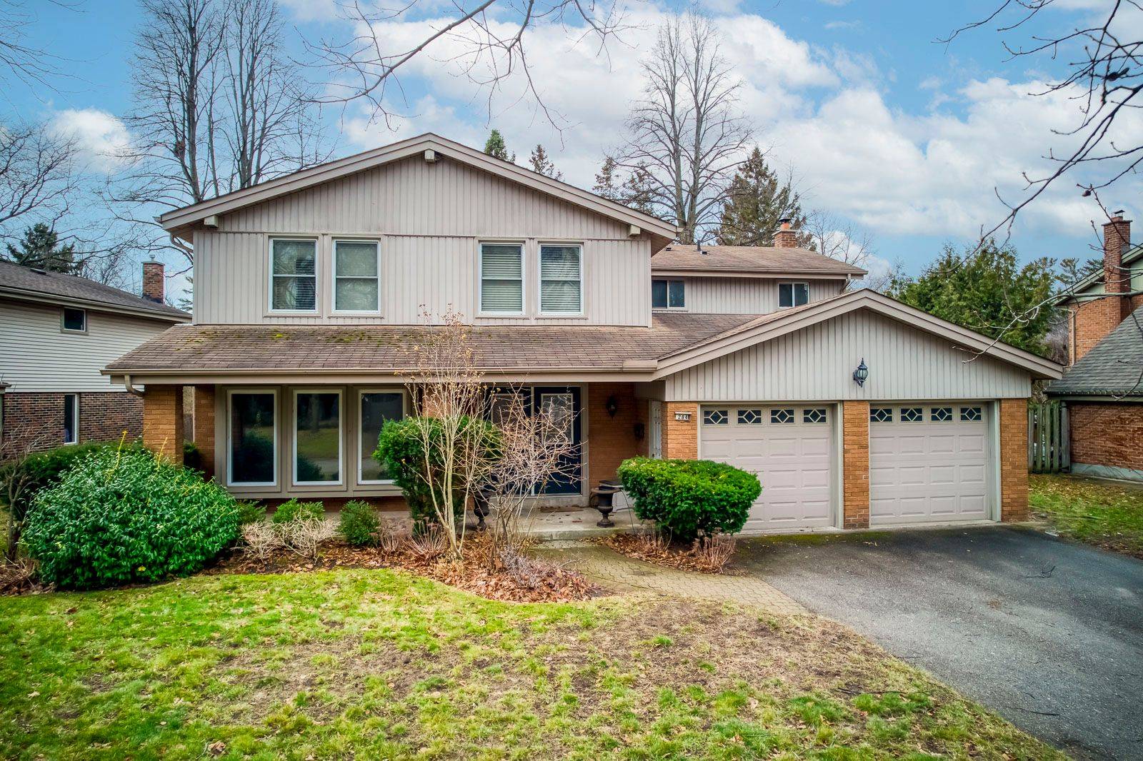 Oakville, ON L6J 5H7,284 Beechfield RD