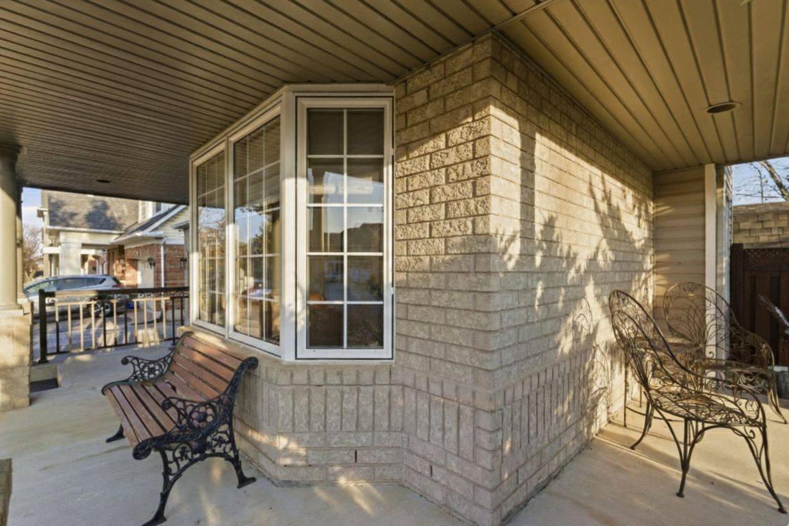 Milton, ON L9T 5M5,1667 Dempsey CRES