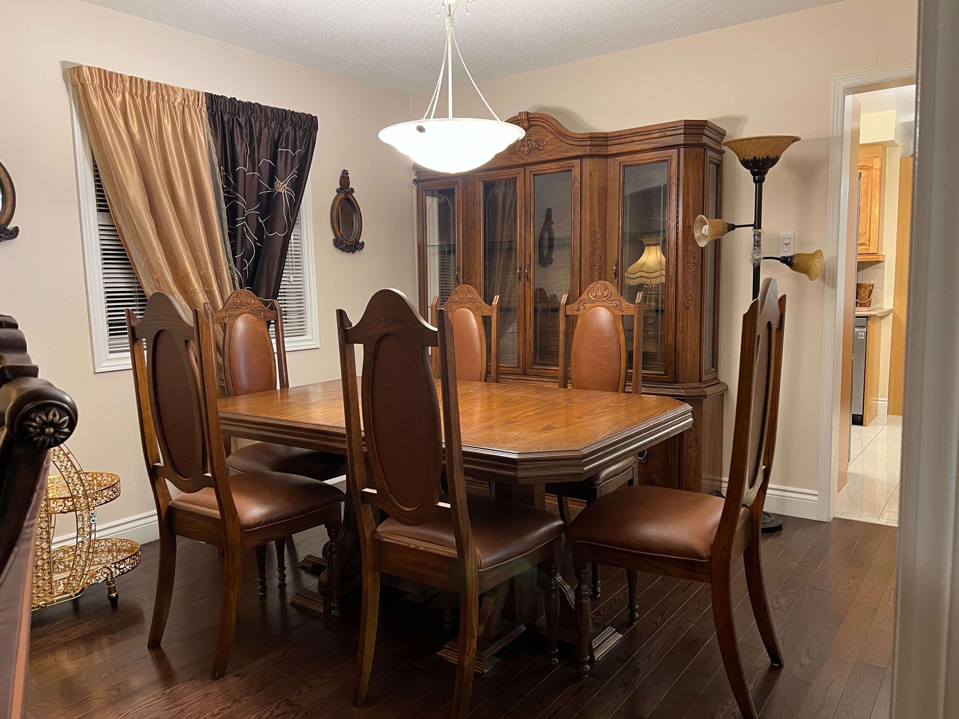 Mississauga, ON L5N 6B5,3408 Water Lily CT