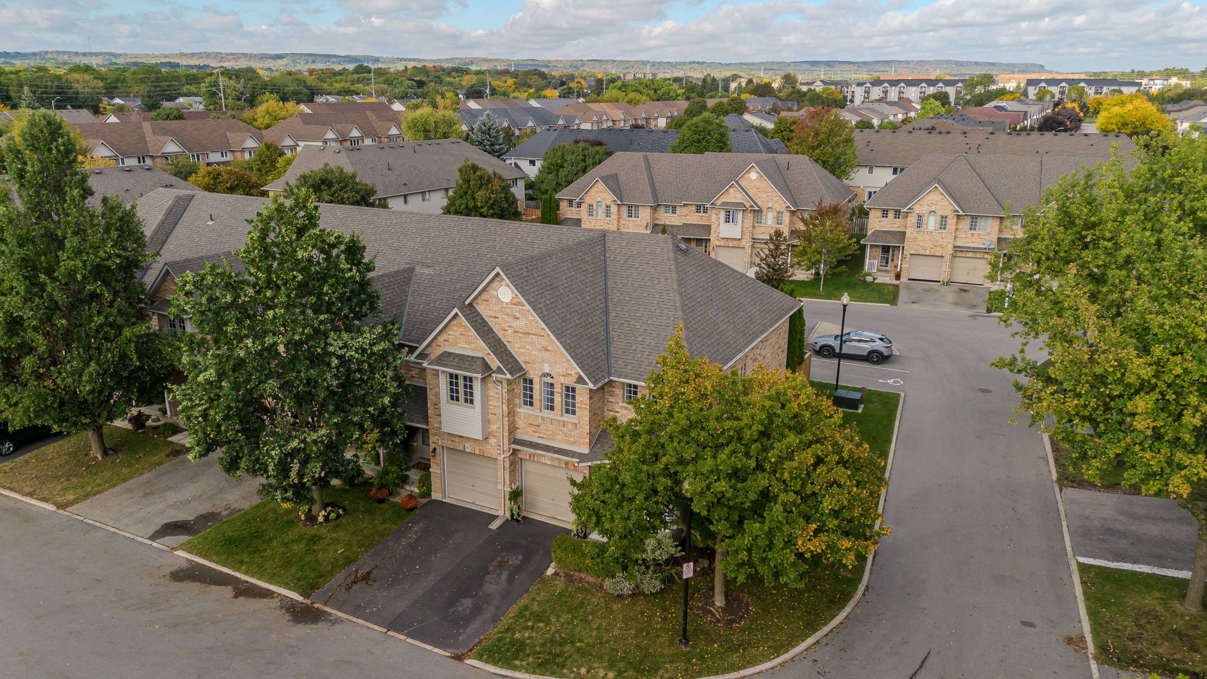 Burlington, ON L7M 4T9,1283 Blanshard DR #35