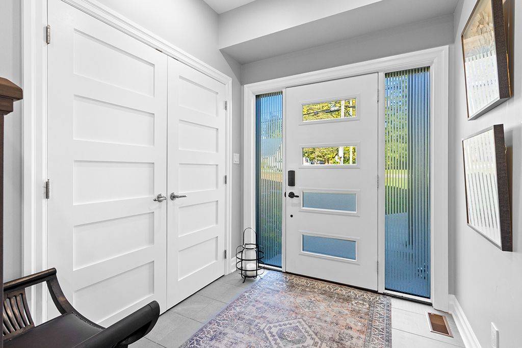 Hanover, ON N4N 2K1,1076 7th AVE