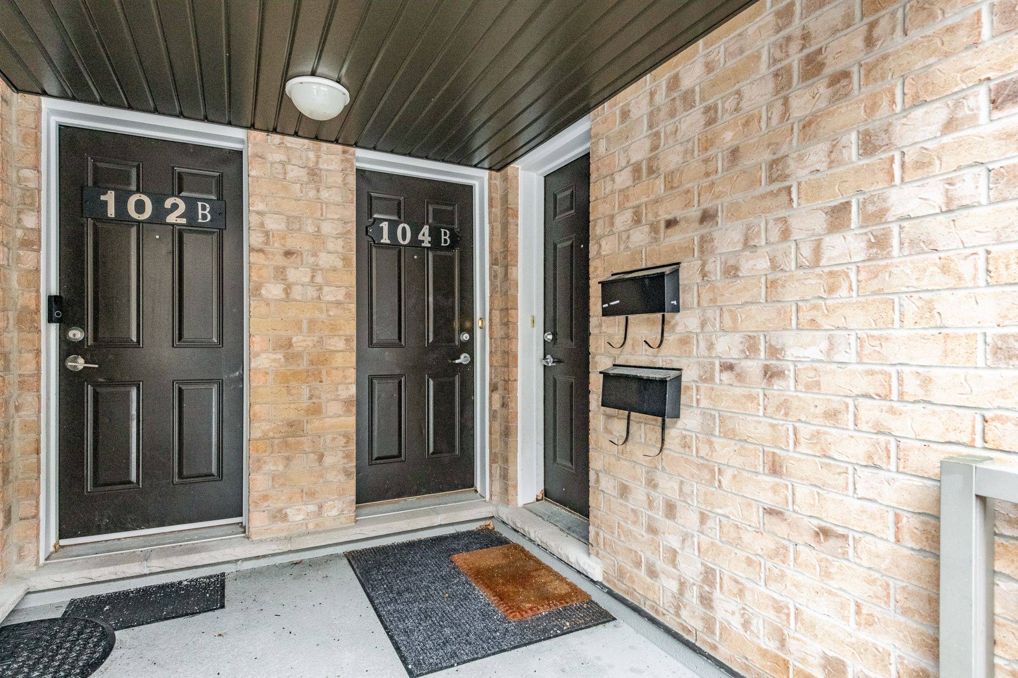 Barrhaven, ON K2J 5R5,104B Lindenshade DR