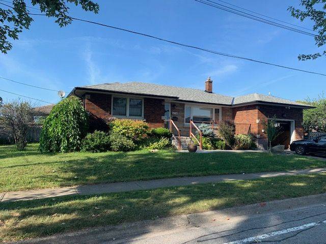 Niagara Falls, ON L2G 3C8,7003 Ann ST #Upper