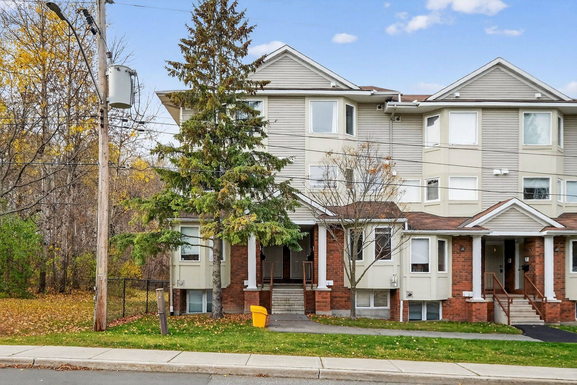 Orleans - Convent Glen And Area, ON K1C 7K6,1400 Wildberry CT #12