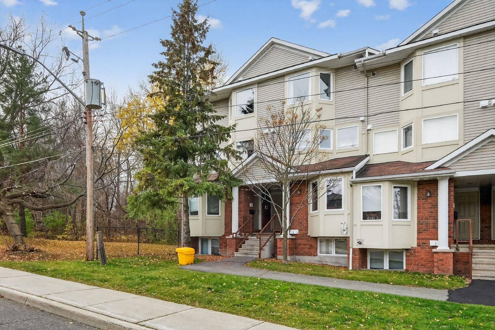 Orleans - Convent Glen And Area, ON K1C 7K6,1400 Wildberry CT #12