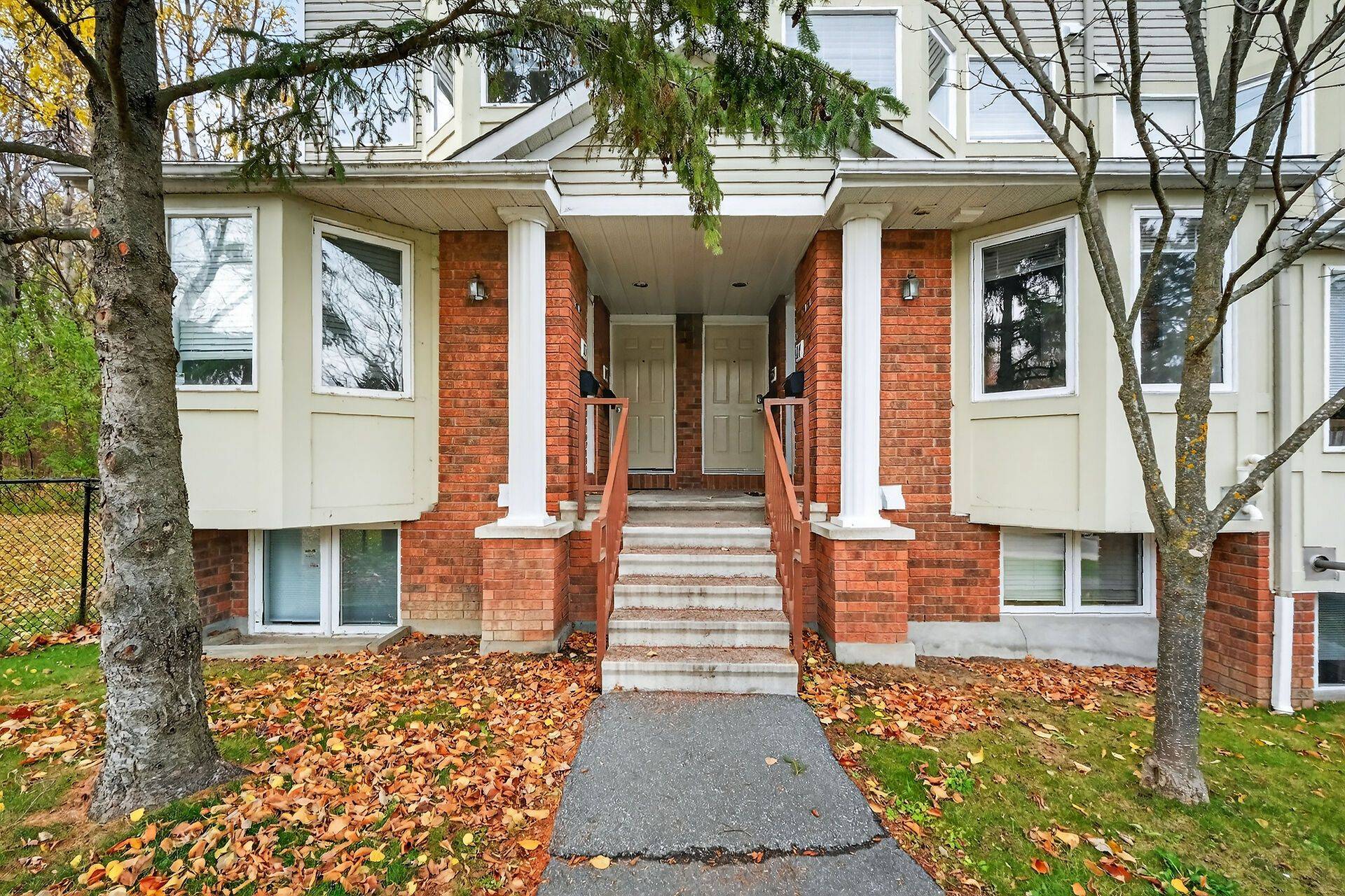 Orleans - Convent Glen And Area, ON K1C 7K6,1400 Wildberry CT #12