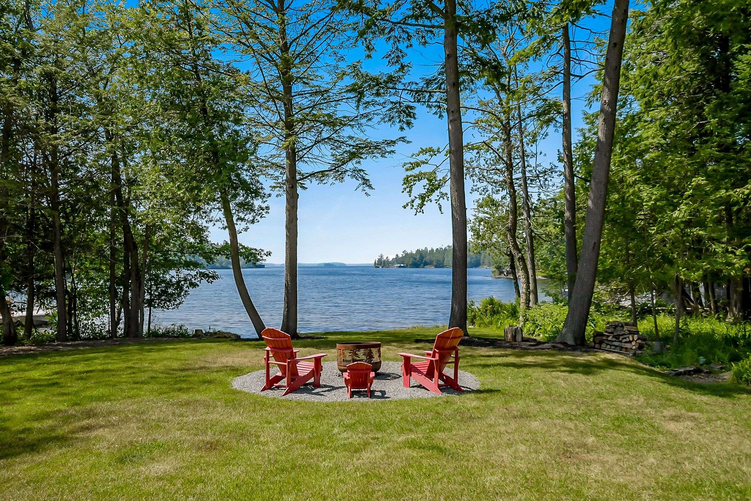 Gravenhurst, ON P1P 1R1,1054 Brydons Bay RD