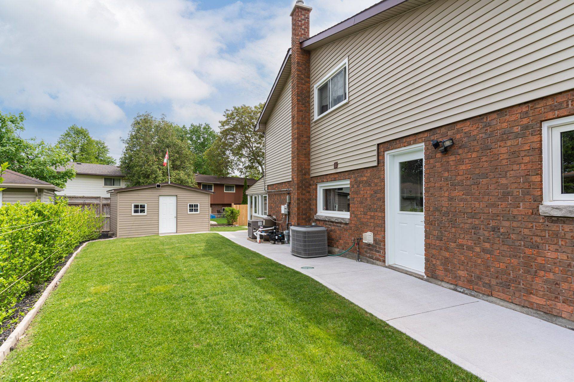 Niagara Falls, ON L2J 3V2,7078 Rosseau PL