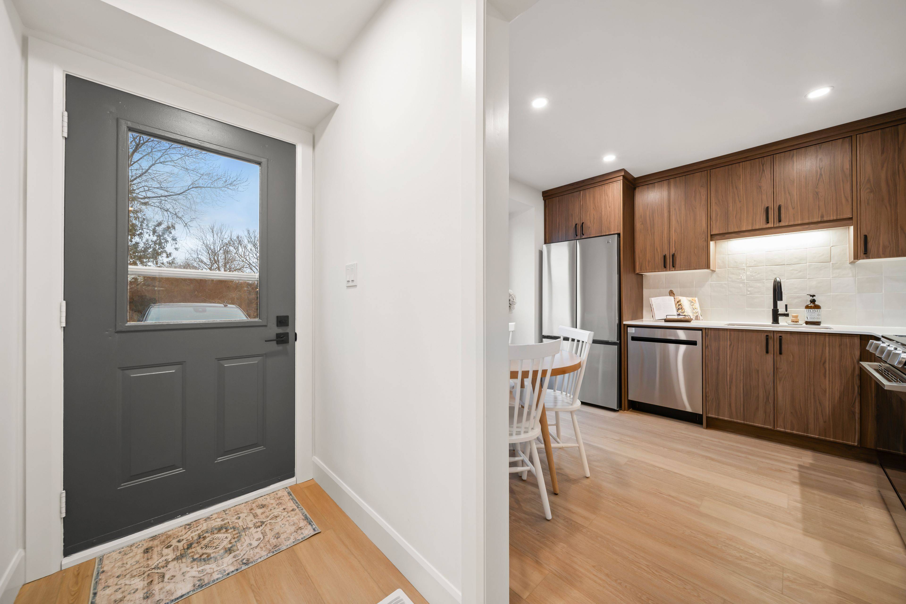 London South, ON N6J 4J3,135 Belmont DR #17