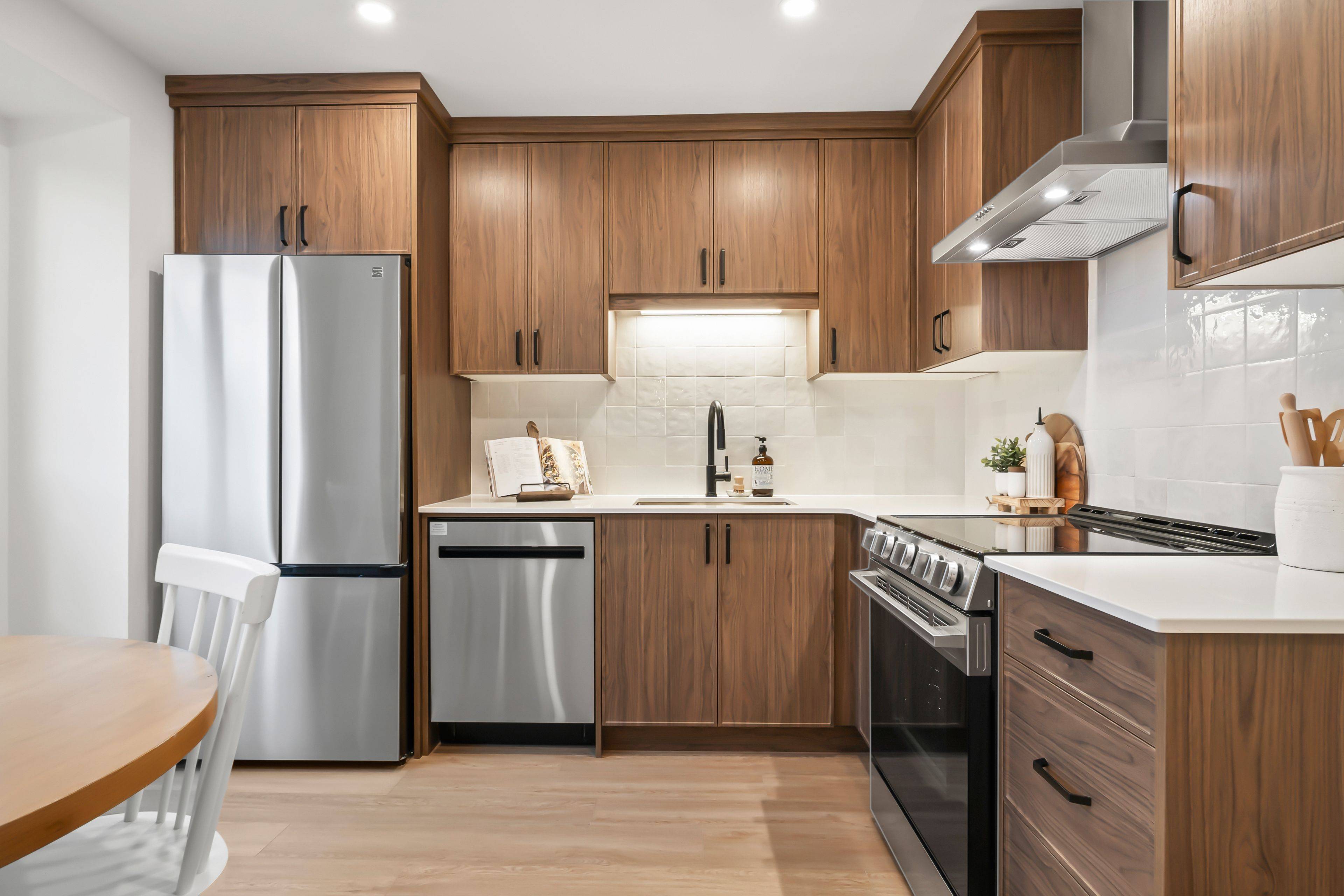 London South, ON N6J 4J3,135 Belmont DR #17