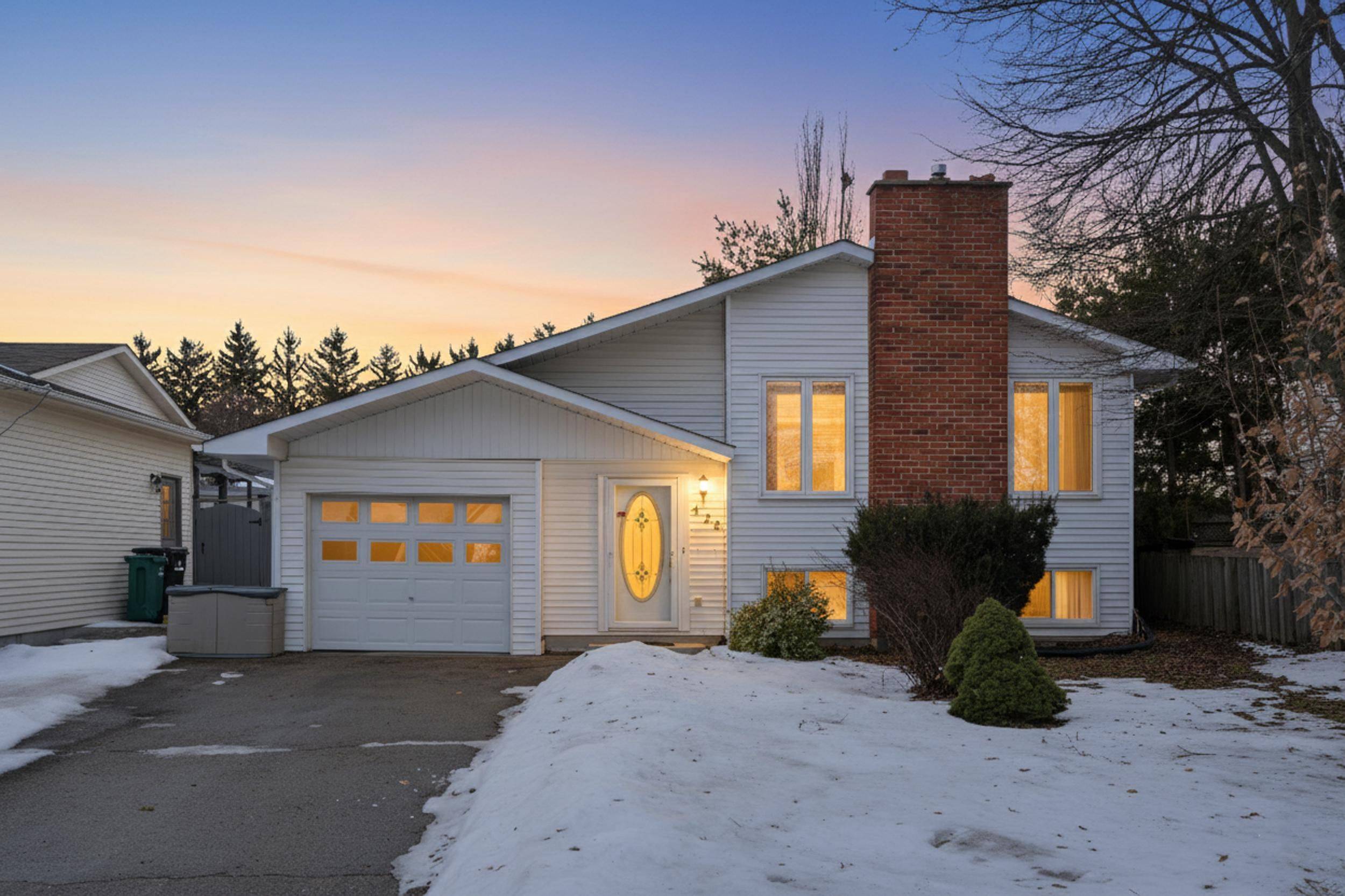 Waterloo, ON N2K 3K7,428 Dayna CRES