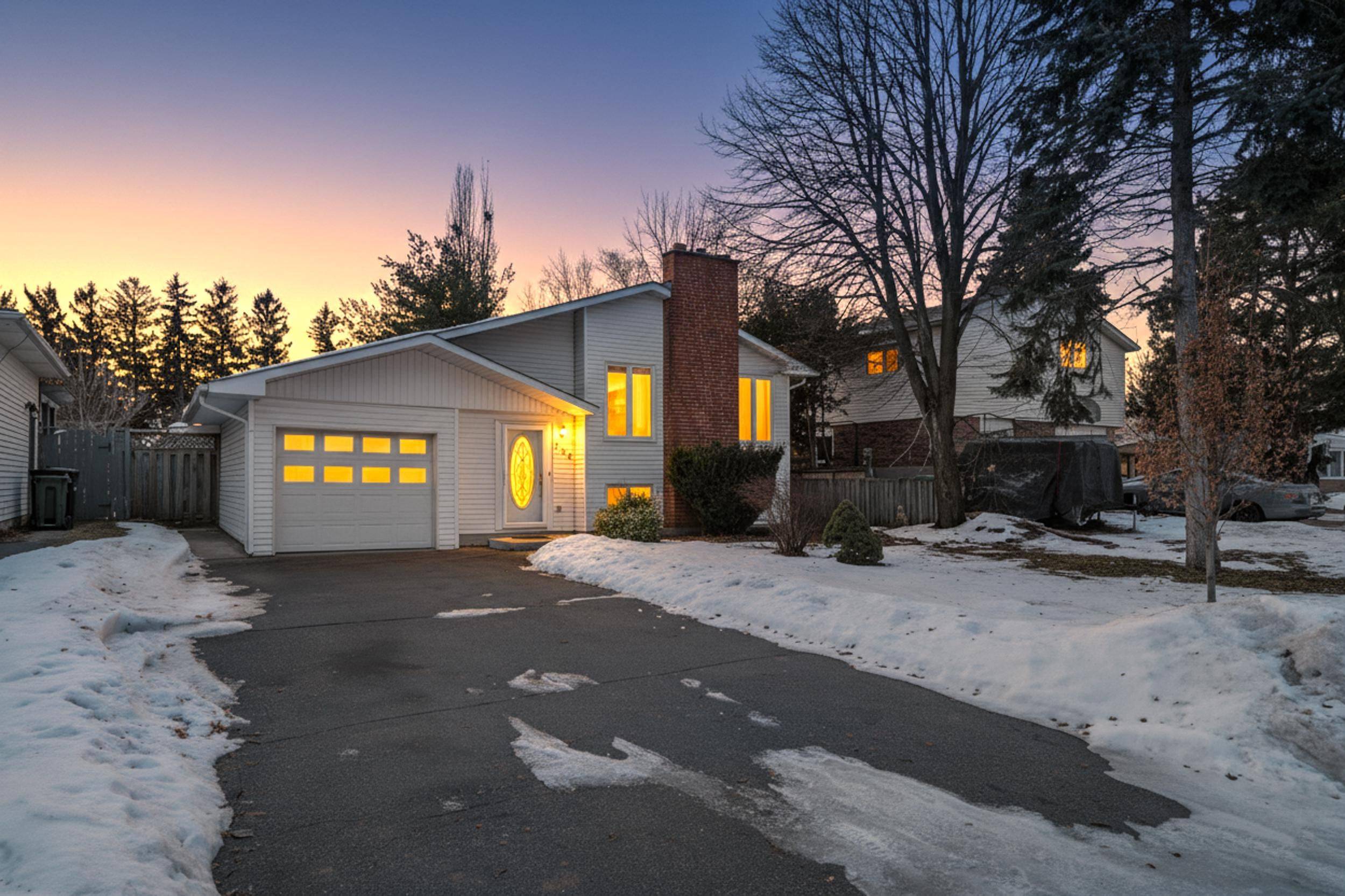 Waterloo, ON N2K 3K7,428 Dayna CRES