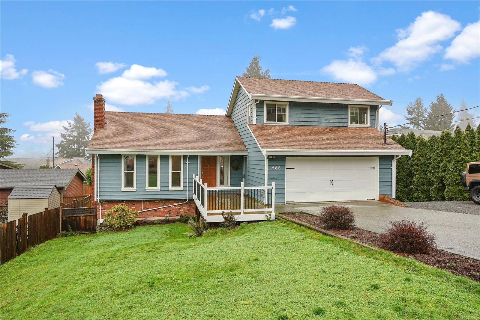 Colwood, BC V9C 3J8,586 Stornoway Dr