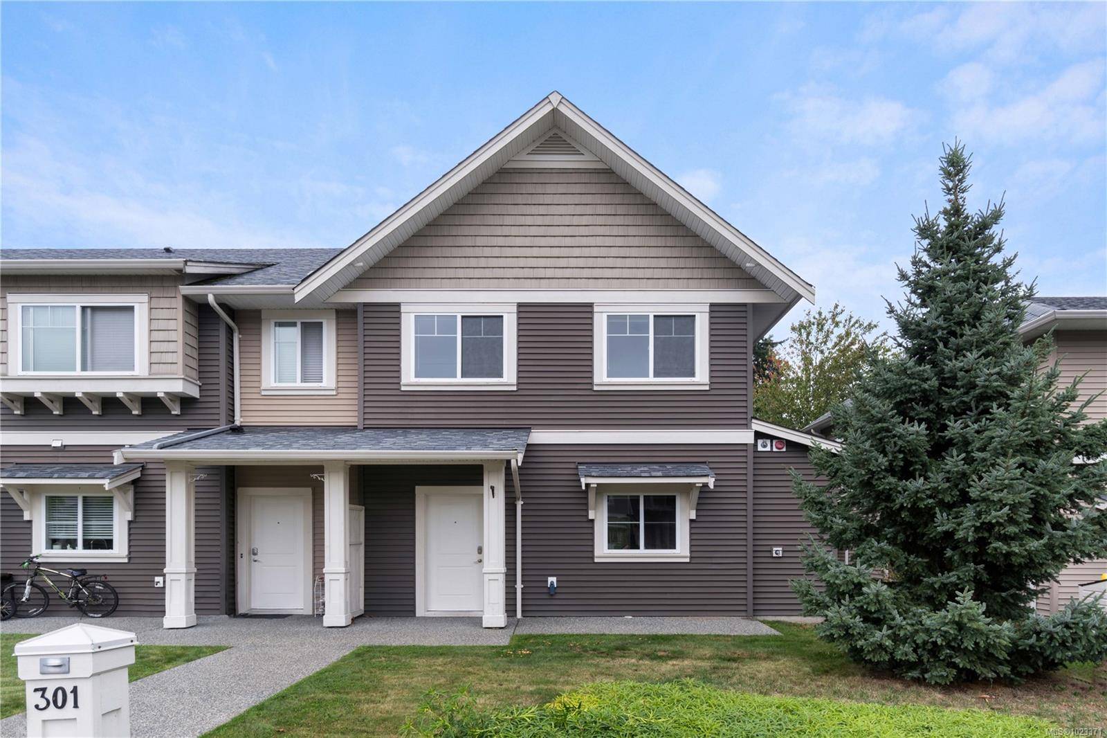 Nanaimo, BC V9S 0A8,1675 Crescent View Dr #301