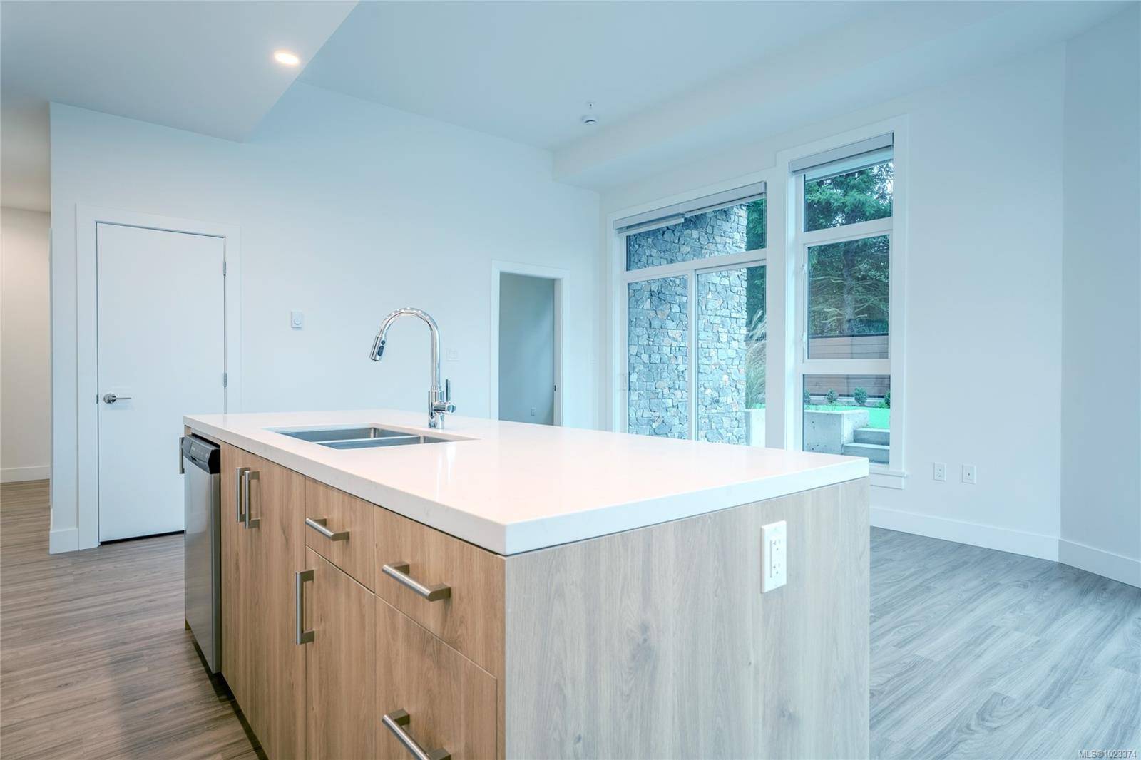 Nanaimo, BC V9V 1W4,6320 Sentinal Dr #104