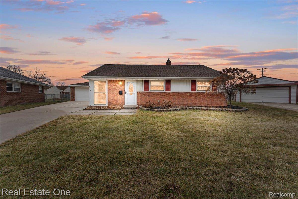 Riverview, MI 48193,18216 Wendy CT