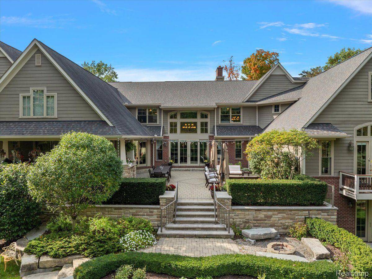 Bloomfield Hills, MI 48304,1330 Oxford RD