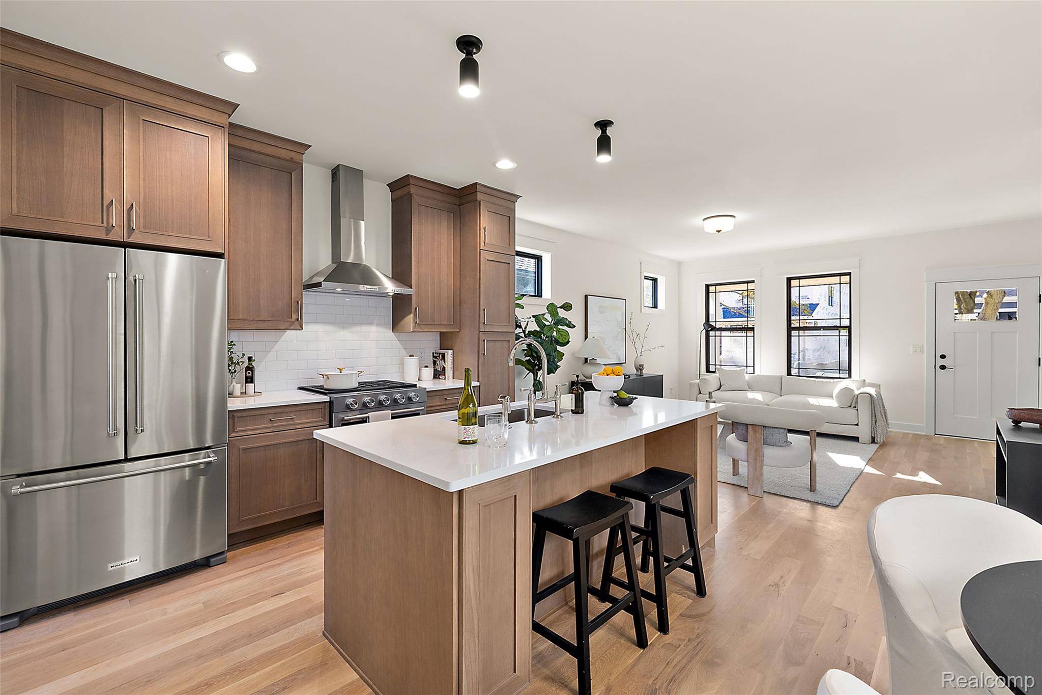 Detroit, MI 48214,1723 Fischer ST