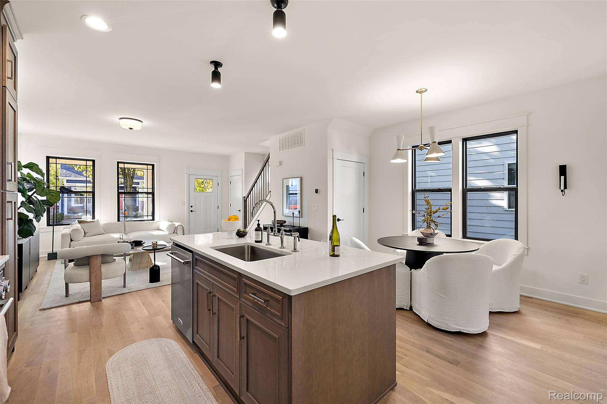 Detroit, MI 48214,1595 Belvidere ST