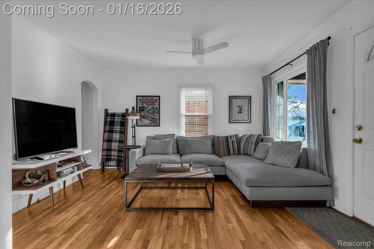 Royal Oak, MI 48067,243 Marlin AVE