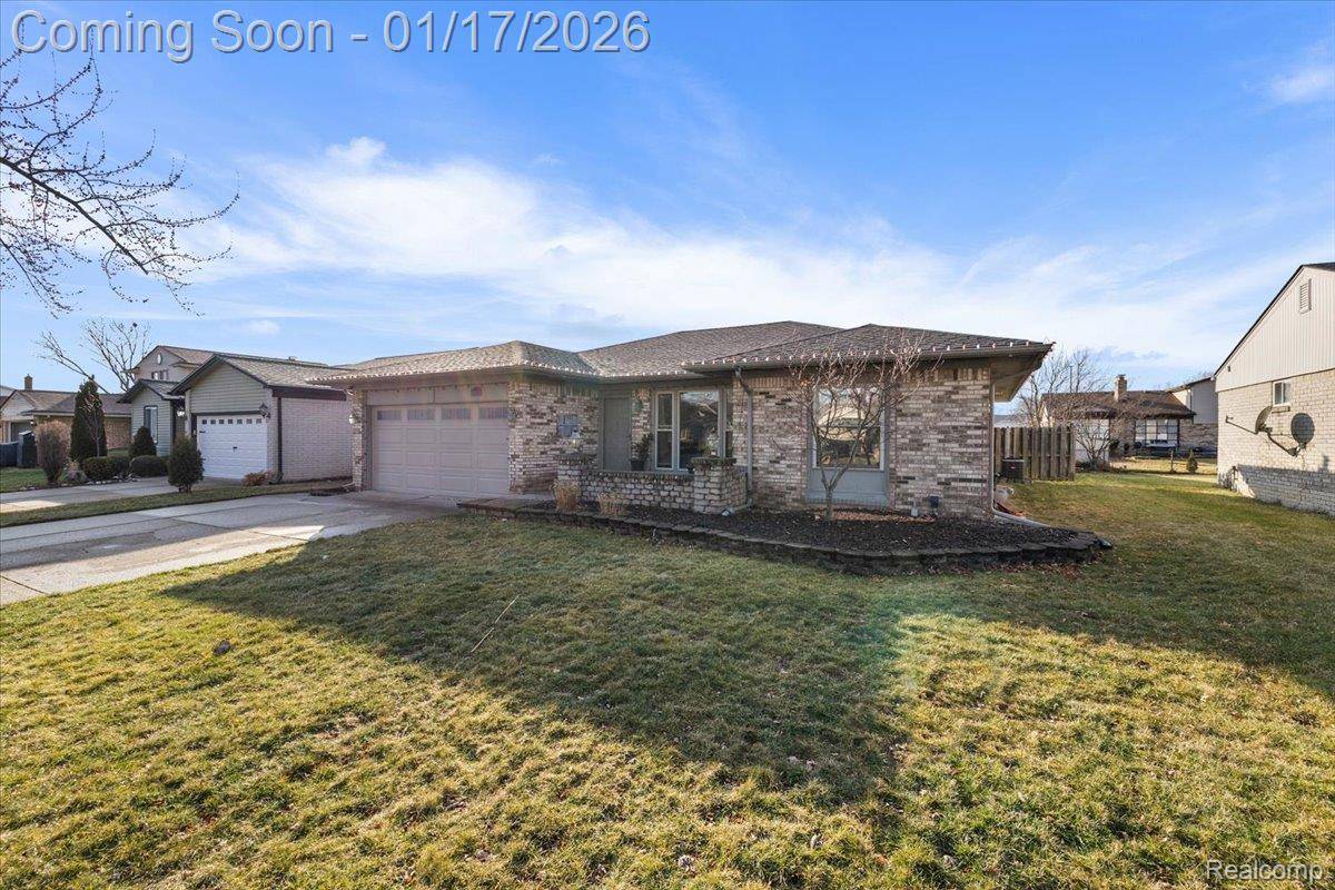 Macomb, MI 48044,46621 Apple LN