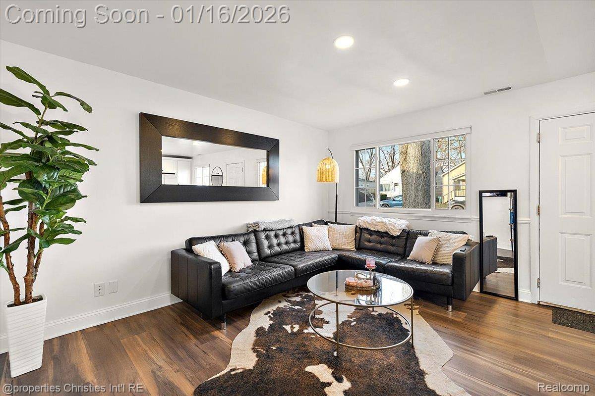 Ferndale, MI 48220,336 Kensington AVE