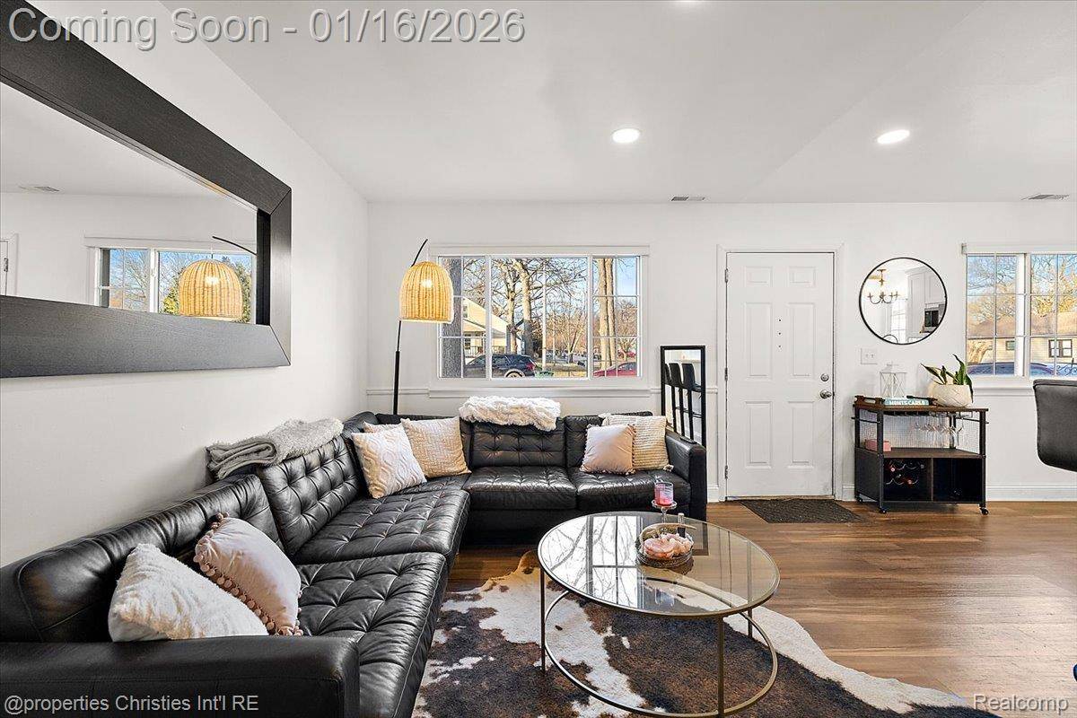 Ferndale, MI 48220,336 Kensington AVE