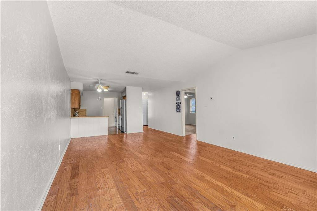 Fort Worth, TX 76133,6817-6819 W Cleburne Road