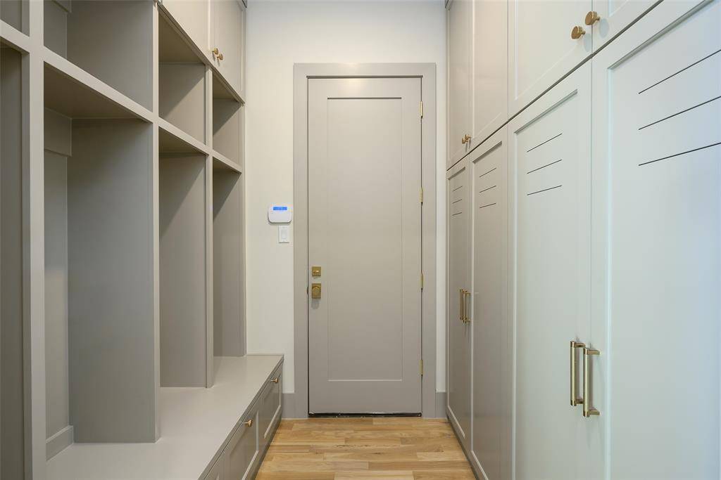 Dallas, TX 75214,6984 Santa Barbara Drive