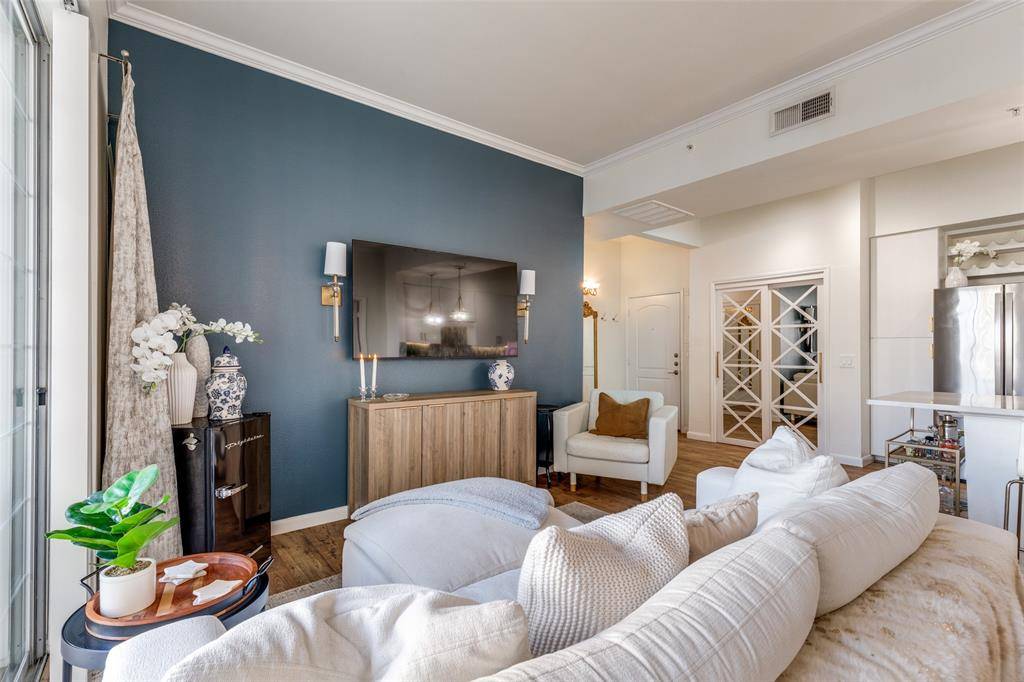 Dallas, TX 75219,3225 Turtle Creek #719