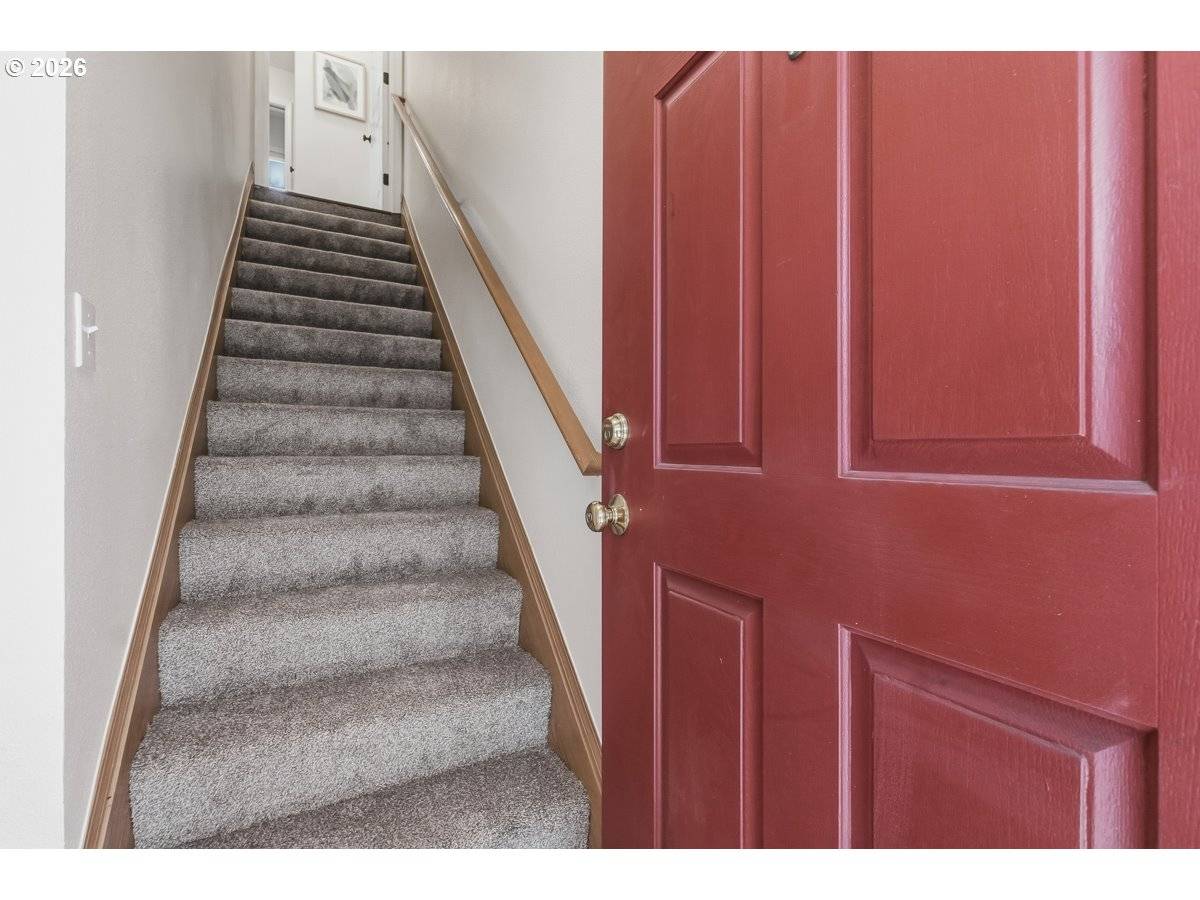 Portland, OR 97202,1687 SE LINN ST