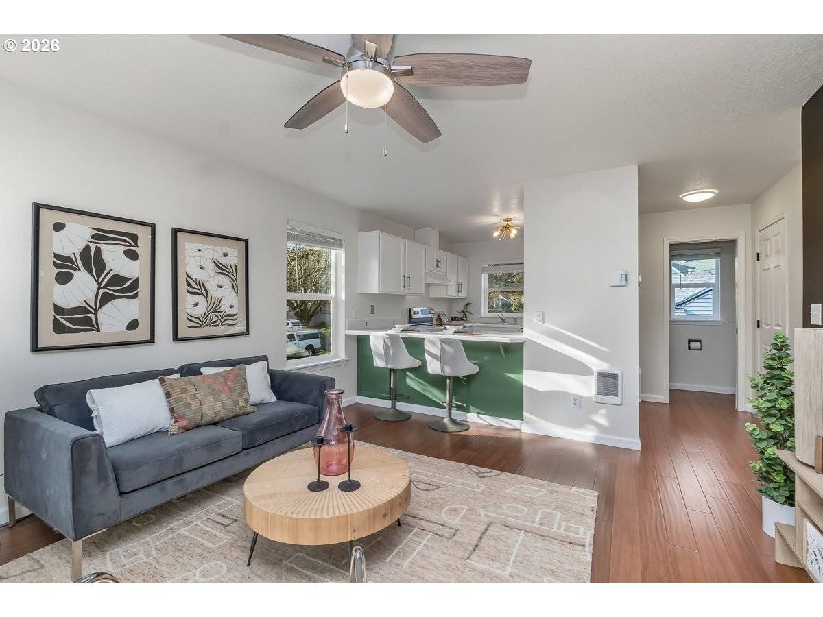 Portland, OR 97202,1687 SE LINN ST