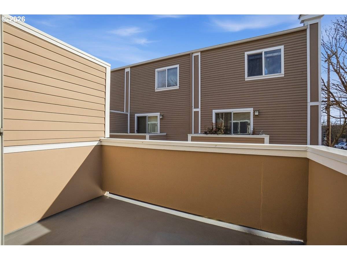 Portland, OR 97202,1687 SE LINN ST