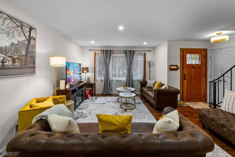 North Brunswick Twp., NJ 08902,1721 Holly Rd