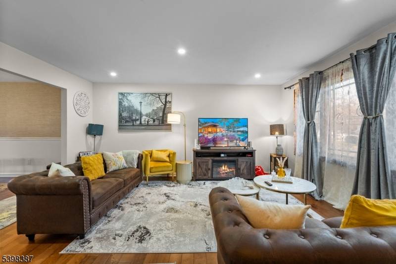 North Brunswick Twp., NJ 08902,1721 Holly Rd