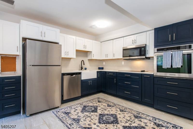 Vernon Twp., NJ 07462,15 Village Way #5