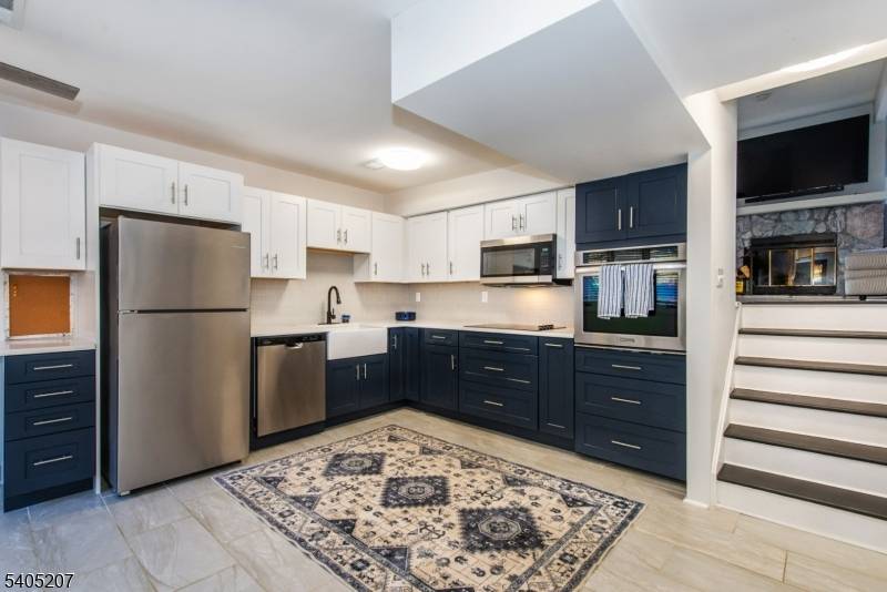 Vernon Twp., NJ 07462,15 Village Way #5