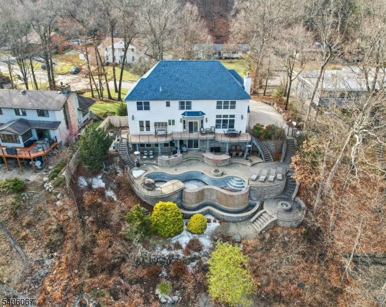 Pompton Lakes Boro, NJ 07442,185 Summit Ave