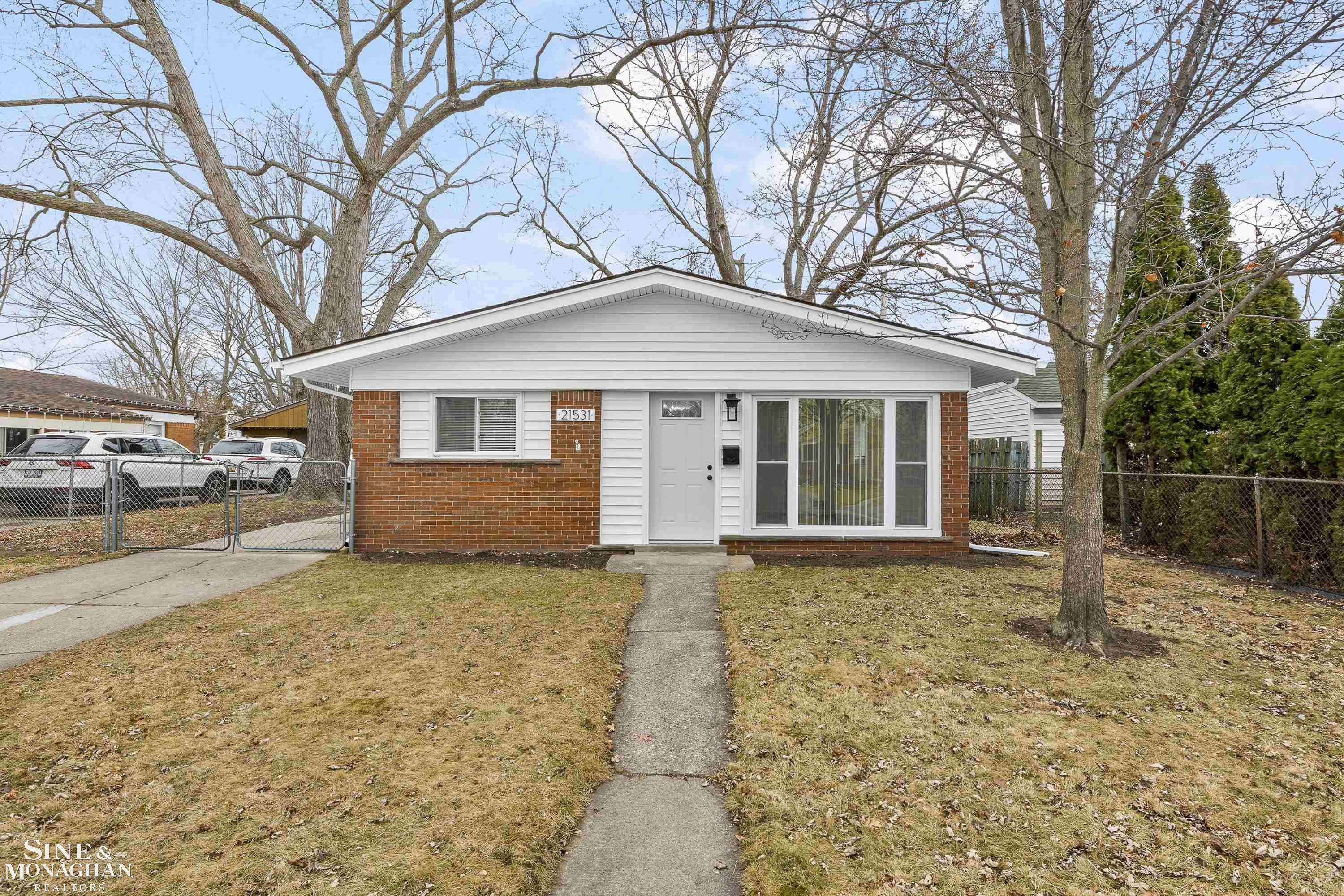 Saint Clair Shores, MI 48082,21531 Timberidge ST