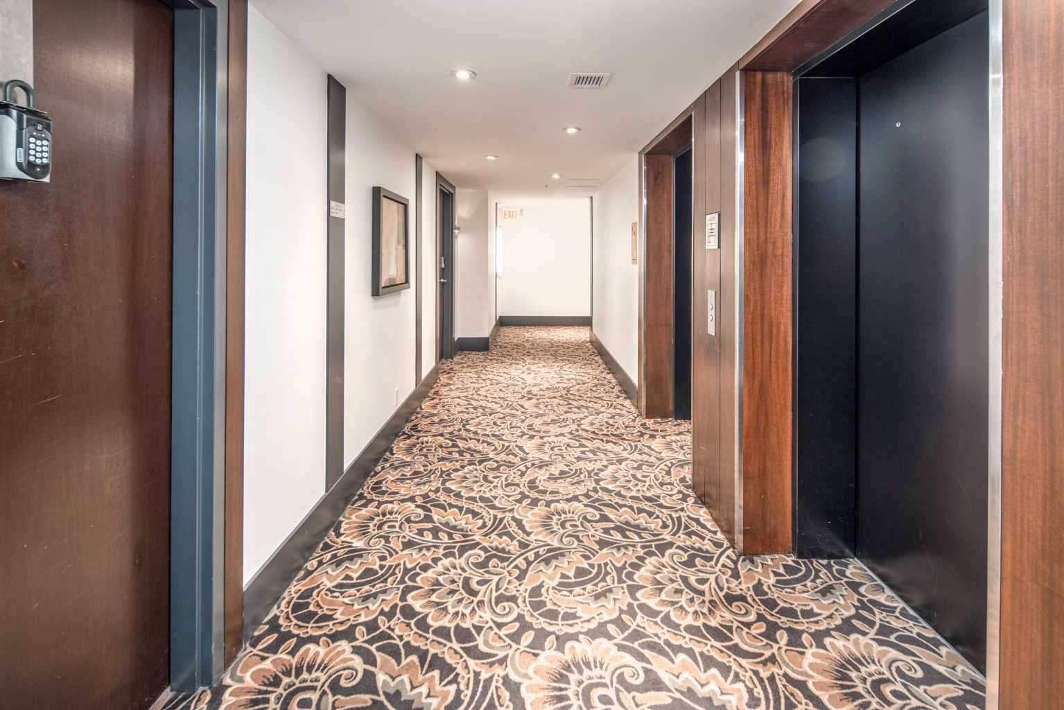 Calgary, AB T3N 1B5,920 5 AVE SW #1907