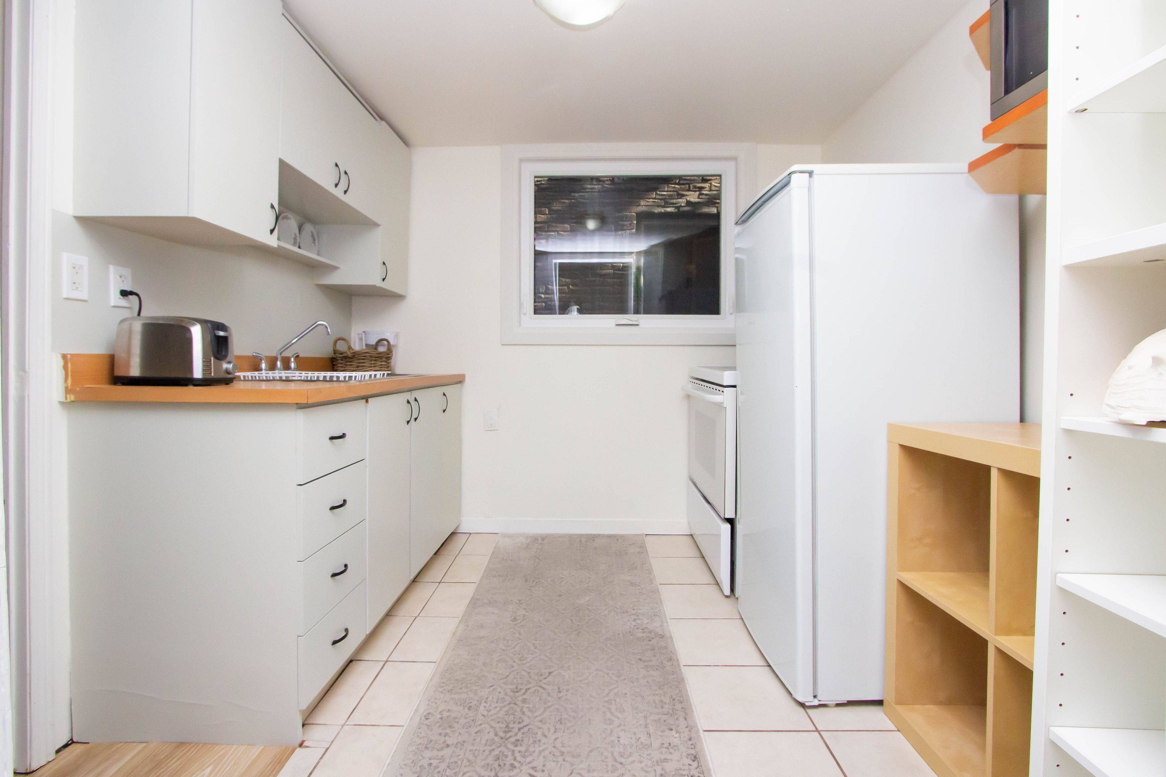 Toronto C07, ON M2R 3R5,234 Robert Hicks (Lower) DR